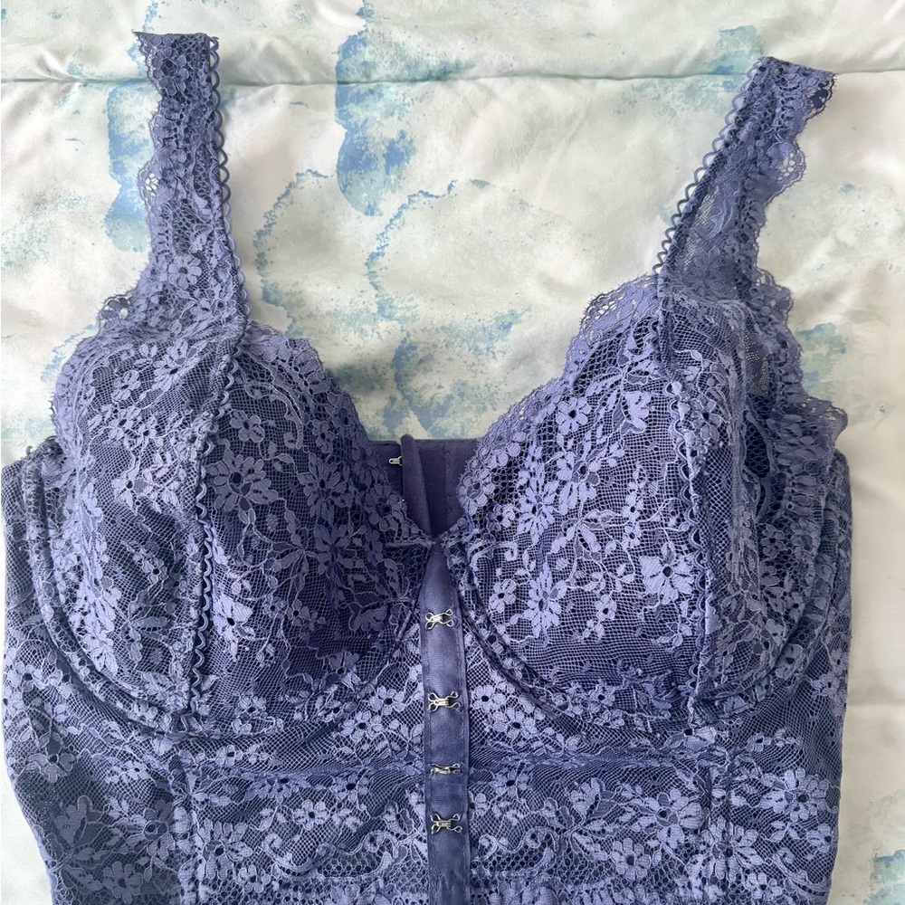Lace Underwire Bra in Lavender
